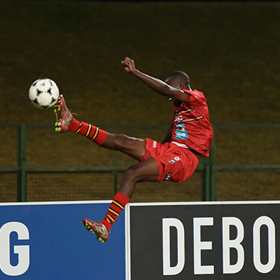 high-kick-soccer-varsity-sports